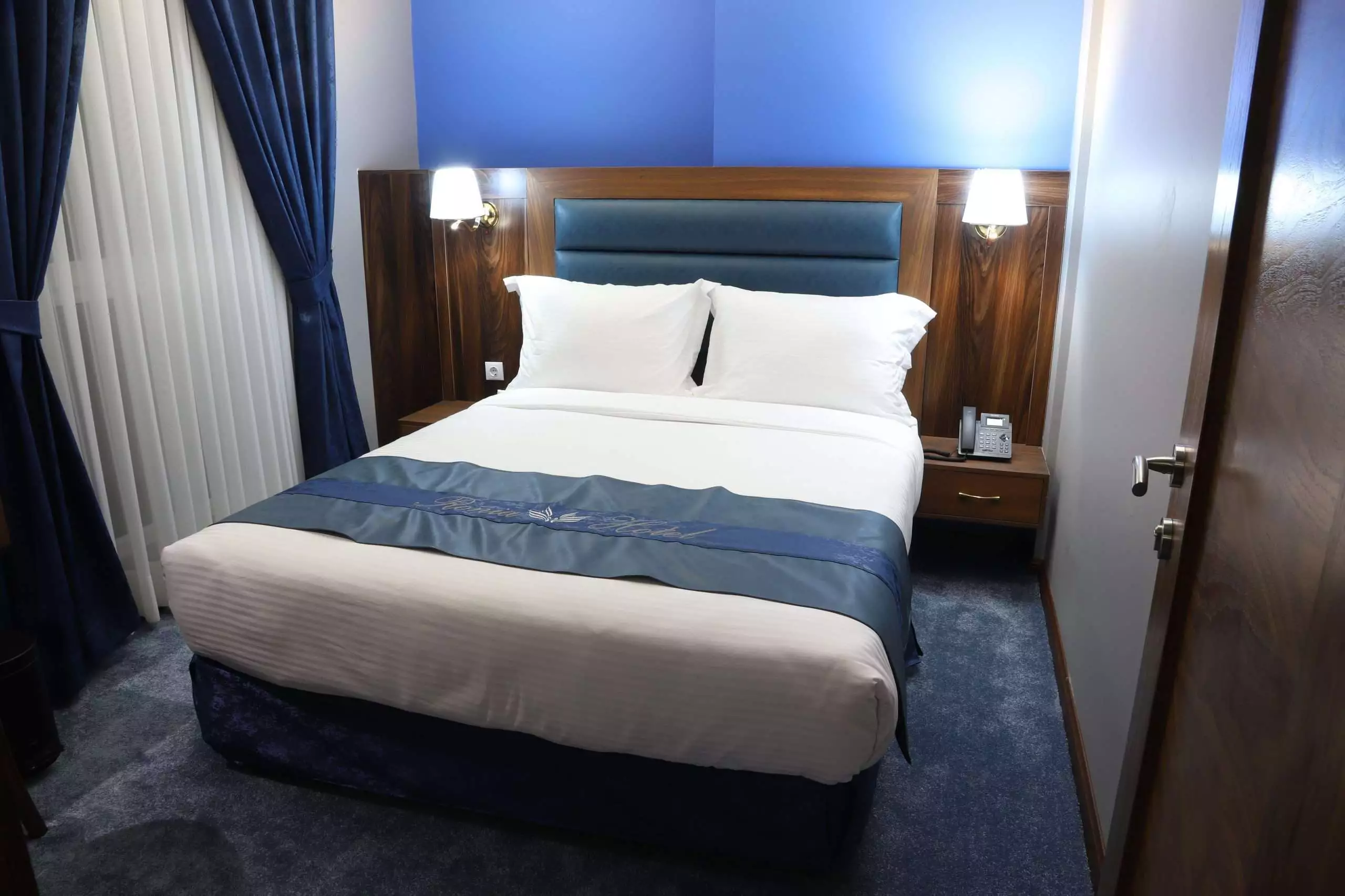 Alibaba https://cdn.alibaba.ir/ostorage/hotel-accommodation-images/68c93b3aac13a7ed0d865dc9_سوئیت رونیا کلاس برای یک نفر (1).webp